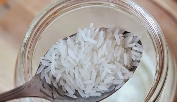 Полезный квас из риса и изюма